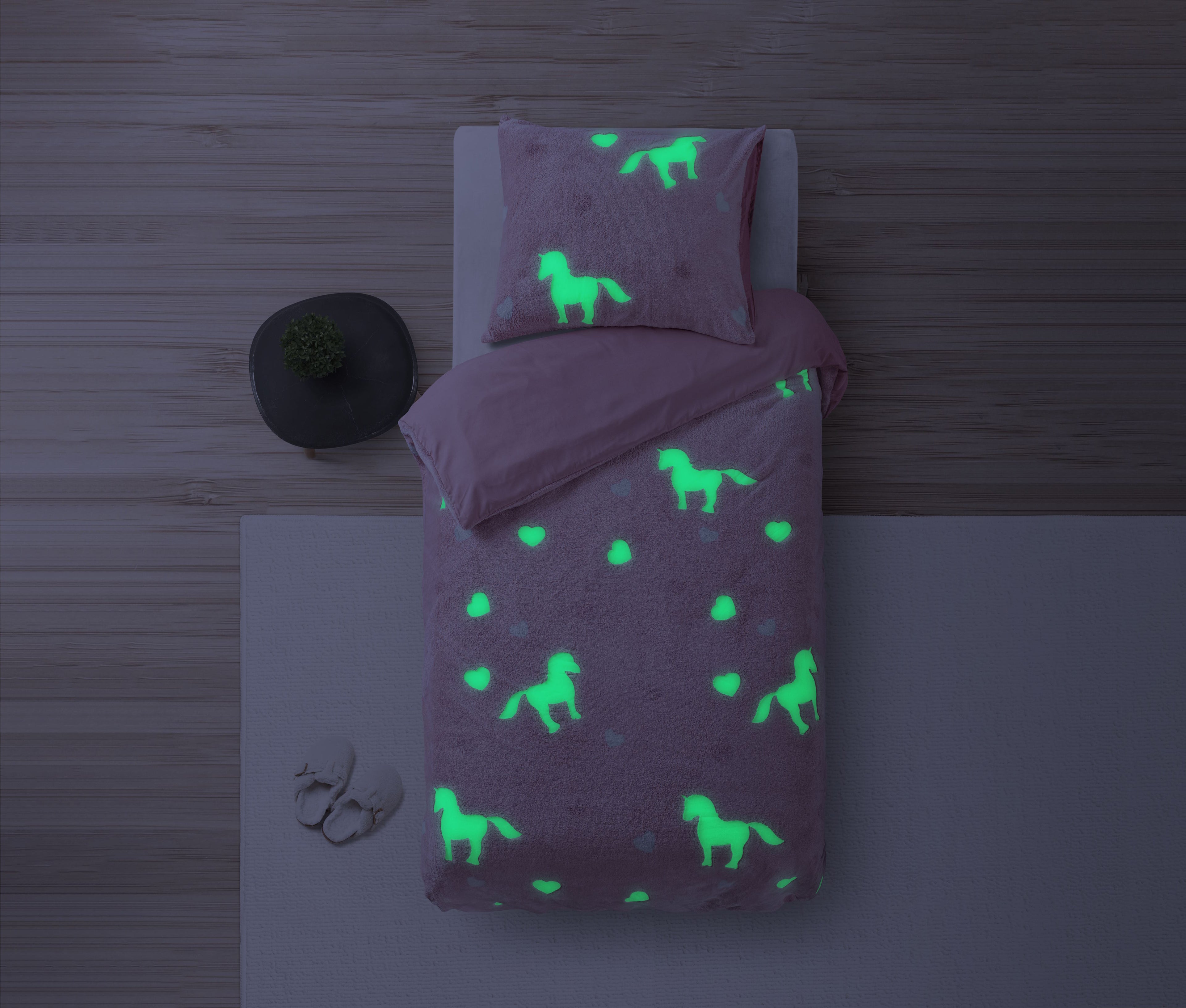 Glow in the dark Unicorn Pink
