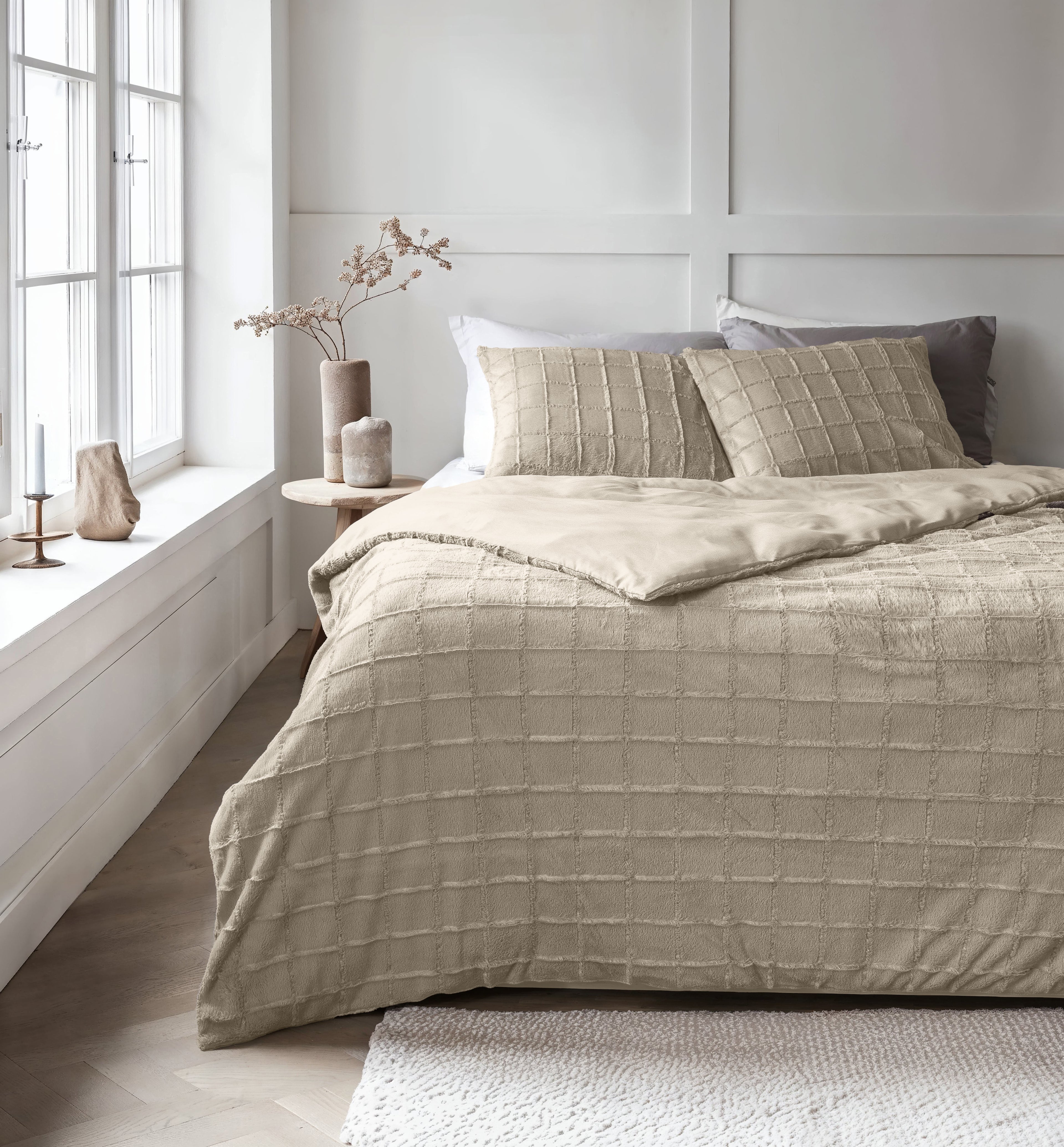 Faux Fur Check Beige