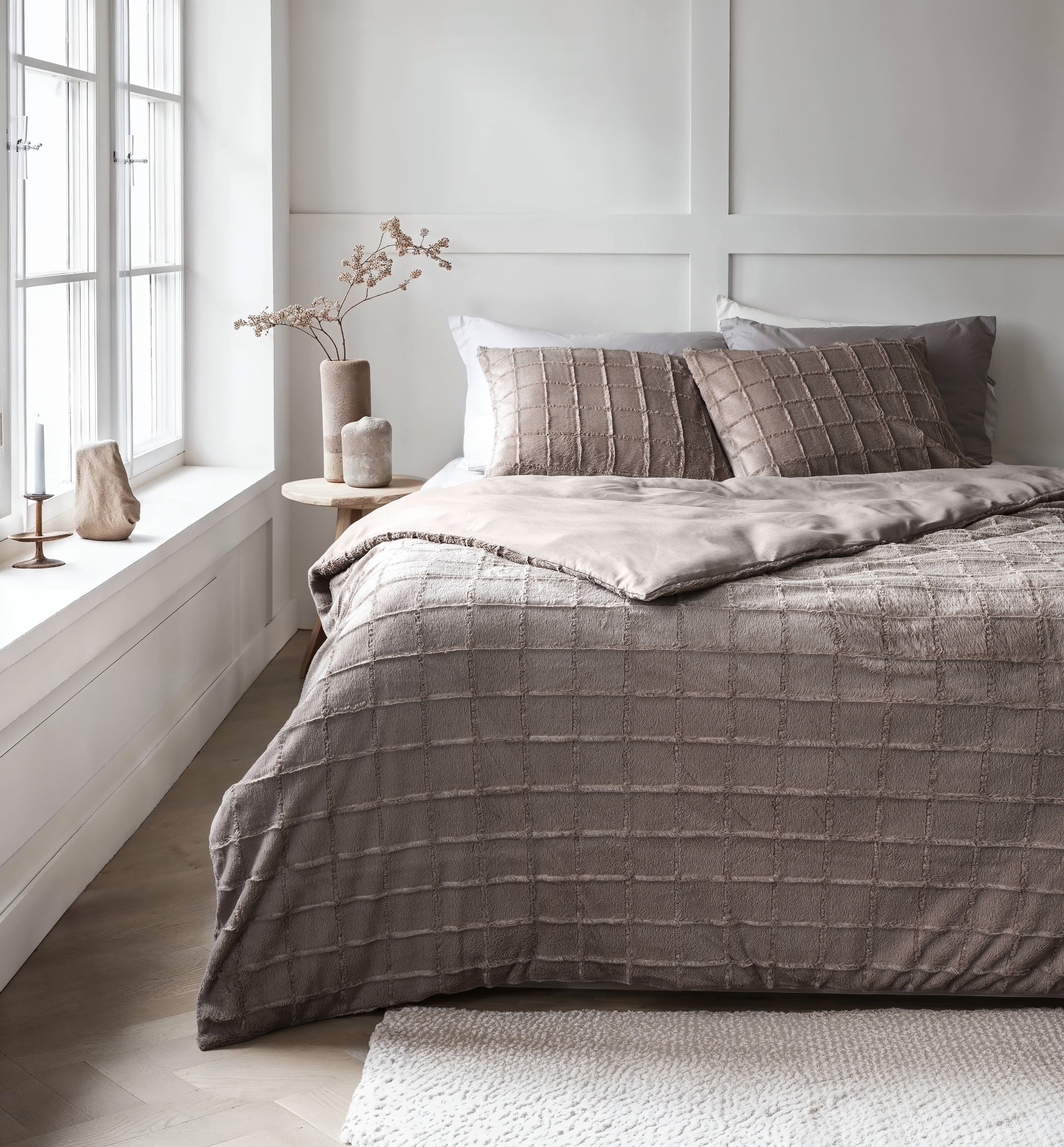 Faux Fur Check Taupe