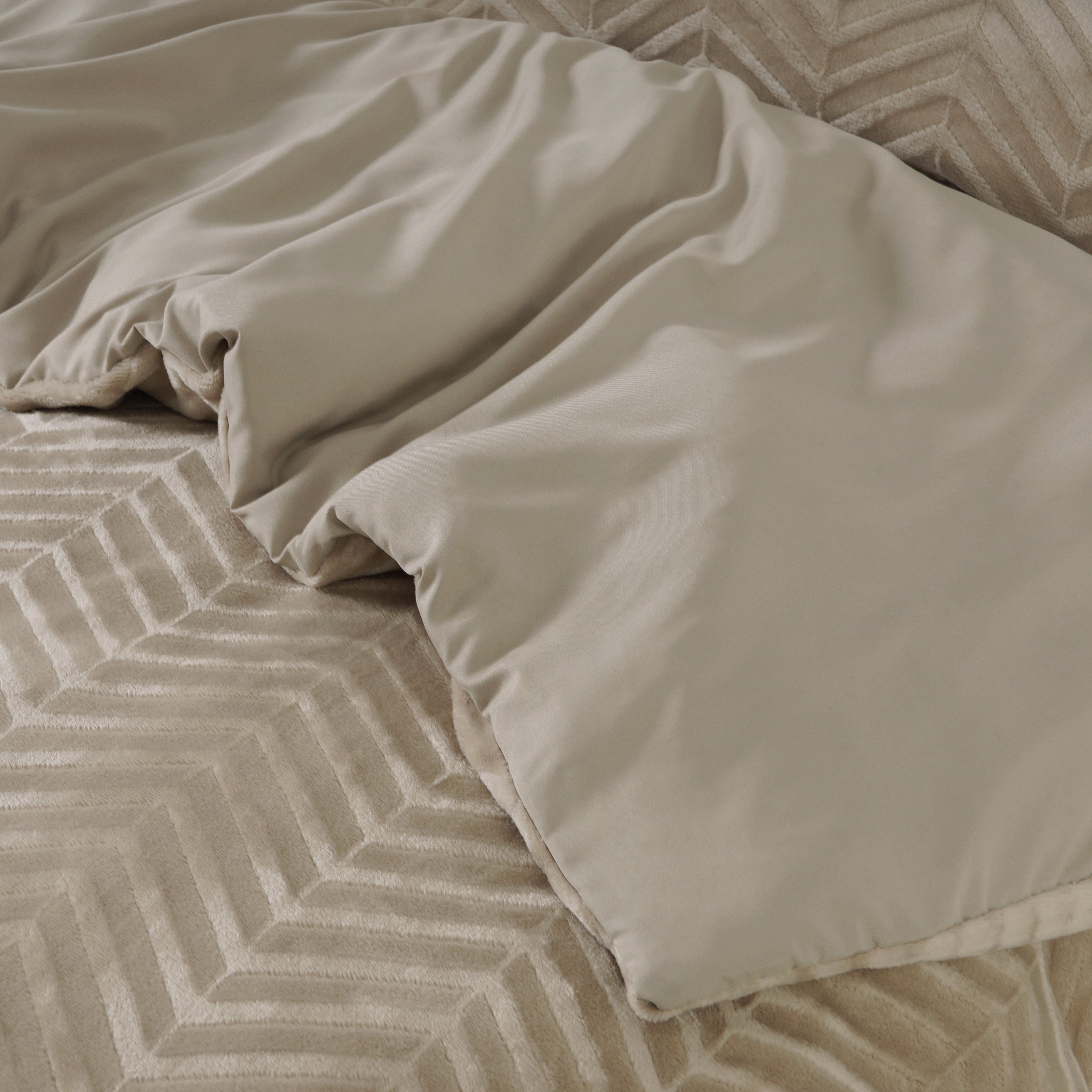 Chevron Teddy Taupe