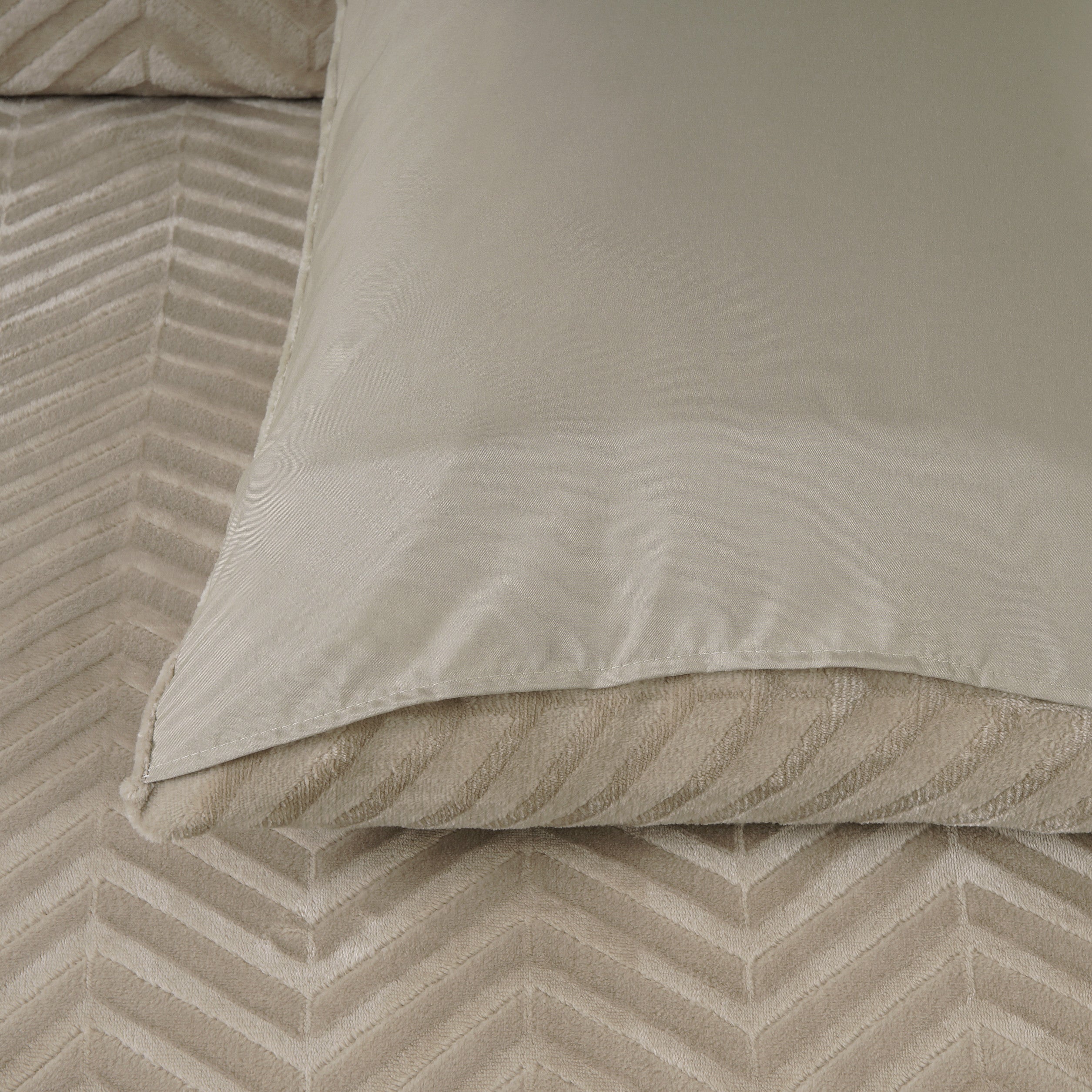 Chevron Teddy Taupe