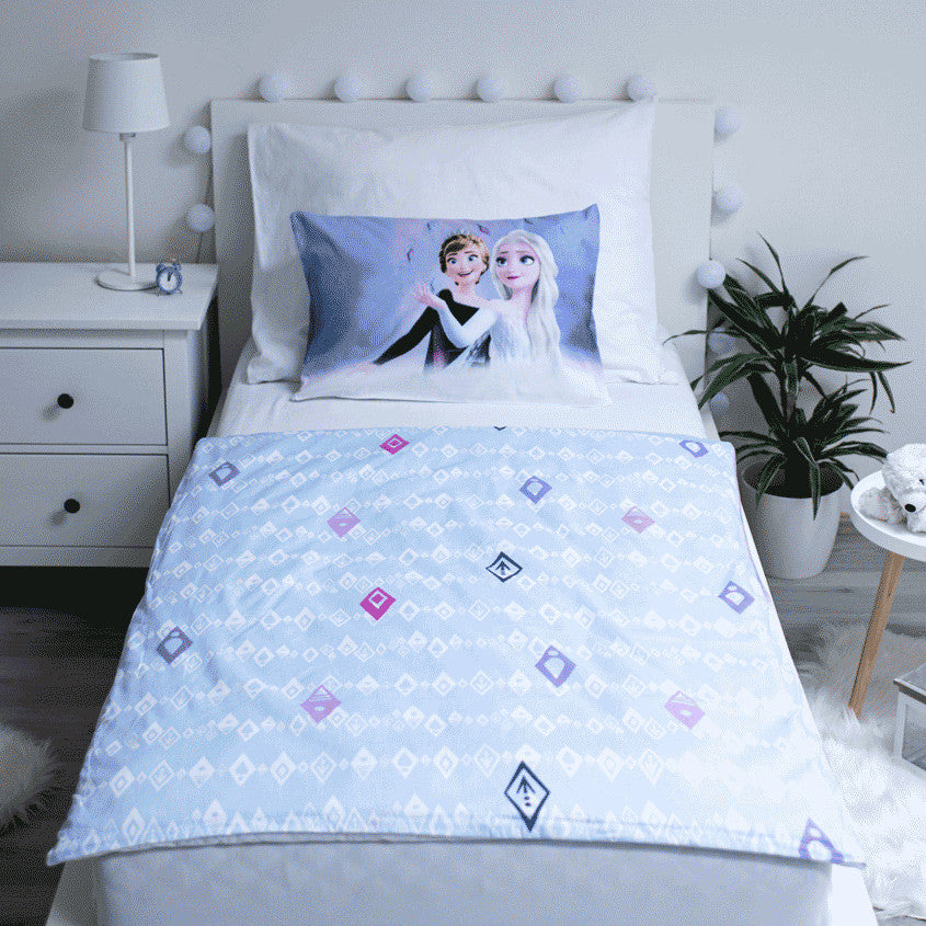 Disney Frozen Winter Wonderland otroška prevleka za odejo 100cm—135 cm, 40cm—60 cm