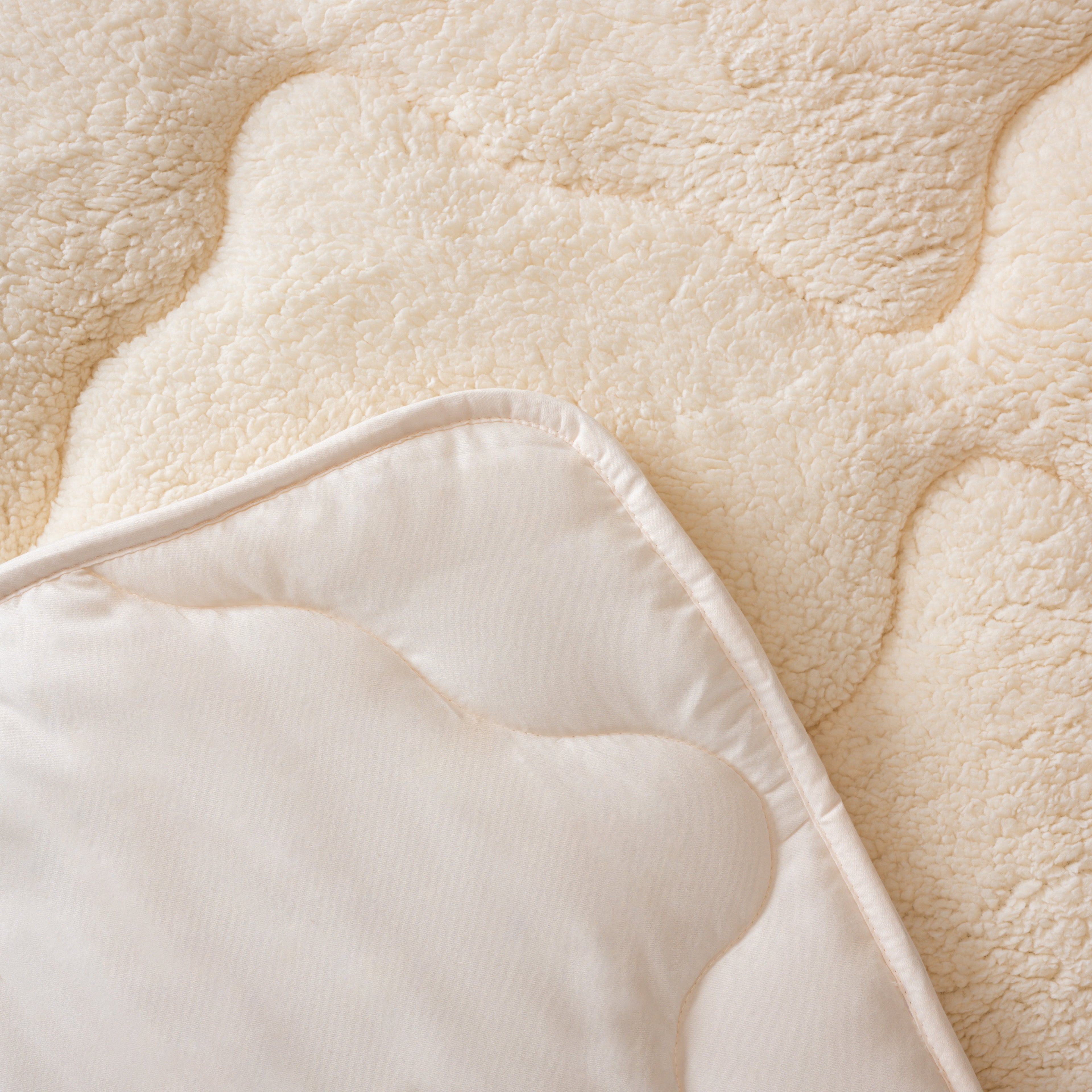 Lazy All-in one Odeja Teddy Creme